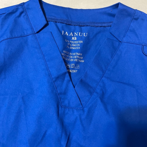 Scrub top - Picture 1 of 3